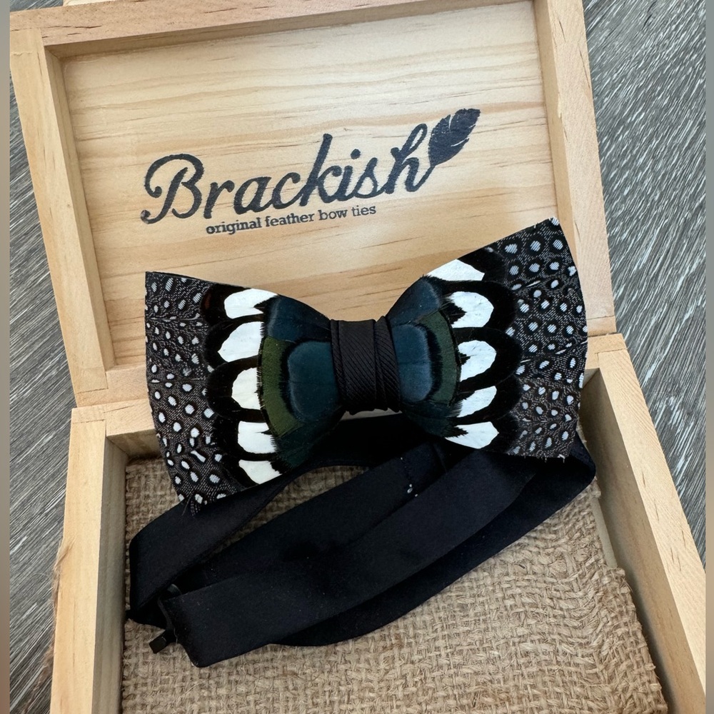 MENS FEATHER BOWTIE by BRACKISH